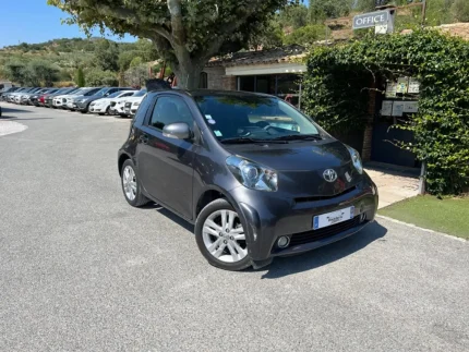 Toyota iQ 100 VVT-I ICONIC PACK MULTIDRIVE